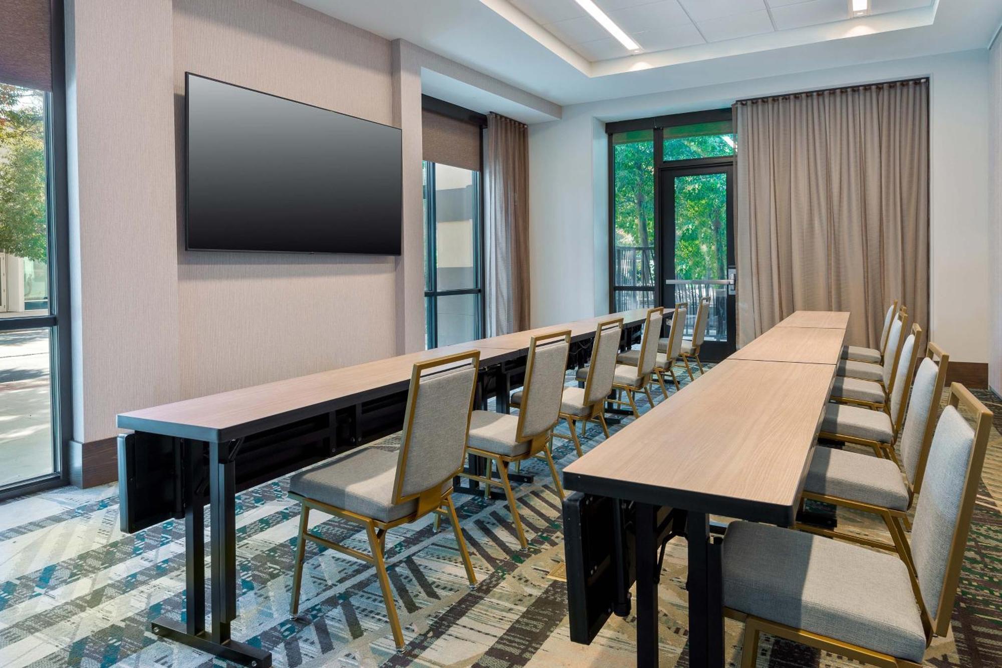 Hotel Courtyard By Marriott Atlanta Midtown Zewnętrze zdjęcie