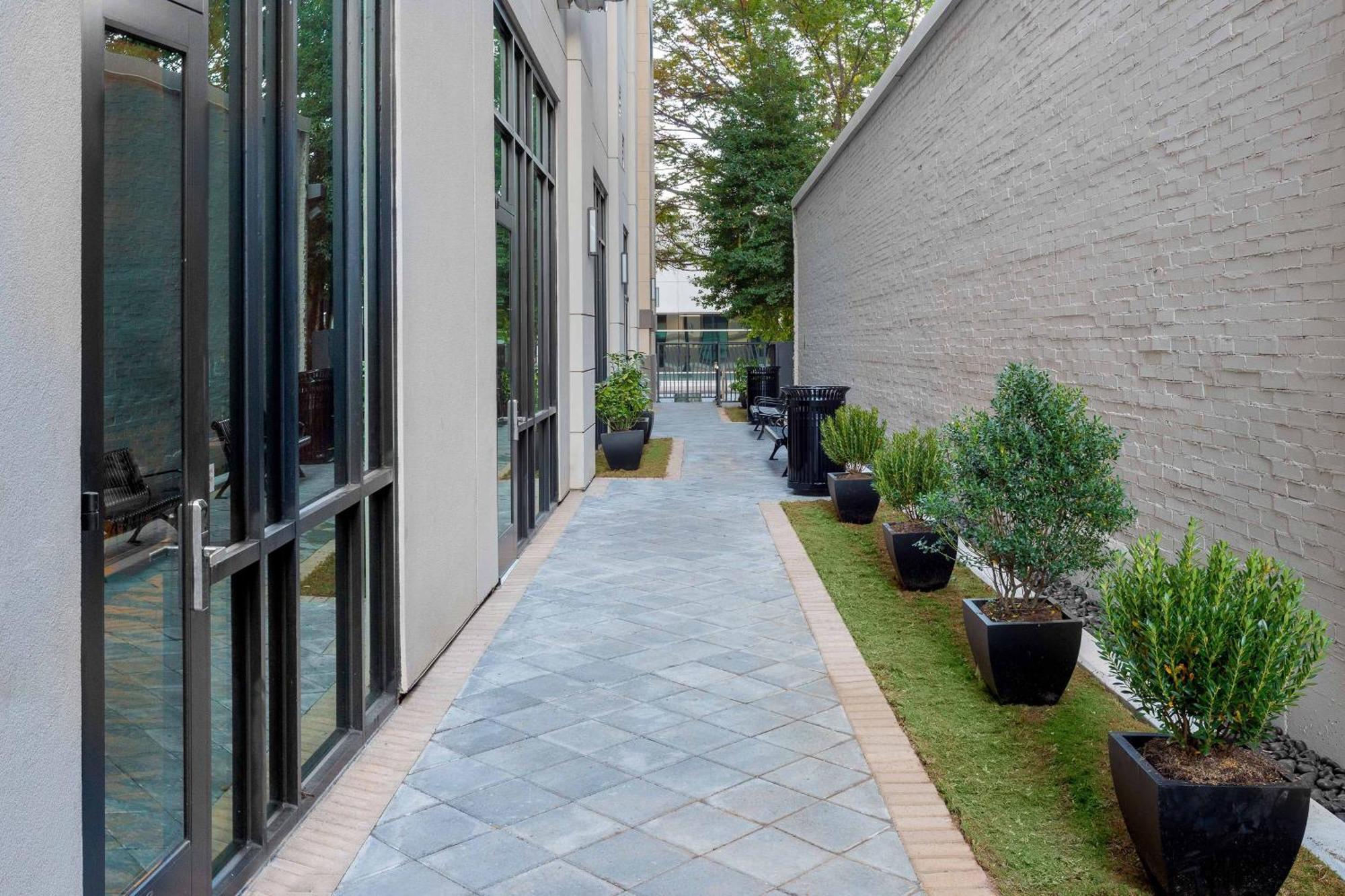 Hotel Courtyard By Marriott Atlanta Midtown Zewnętrze zdjęcie