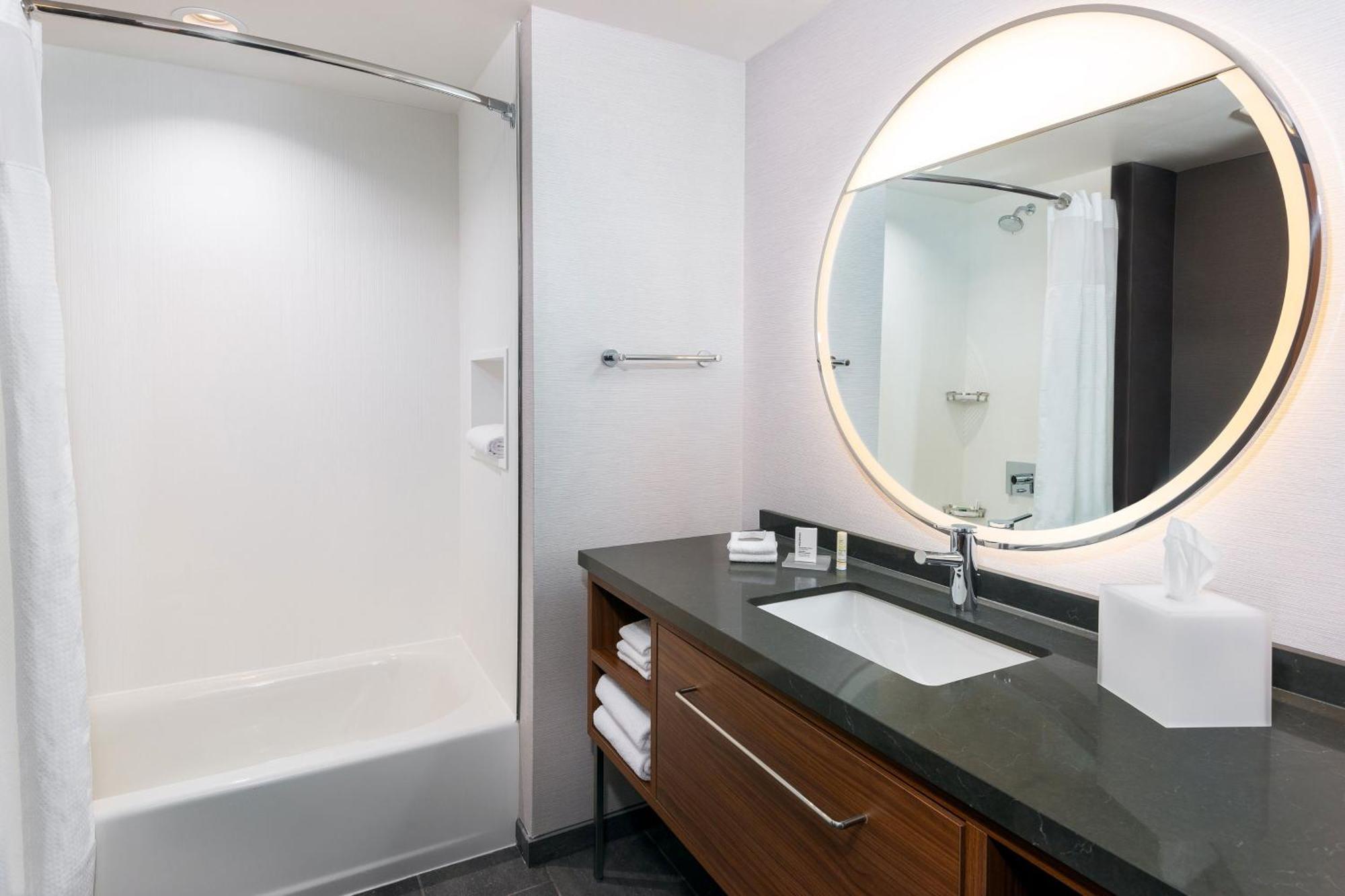 Hotel Courtyard By Marriott Atlanta Midtown Zewnętrze zdjęcie