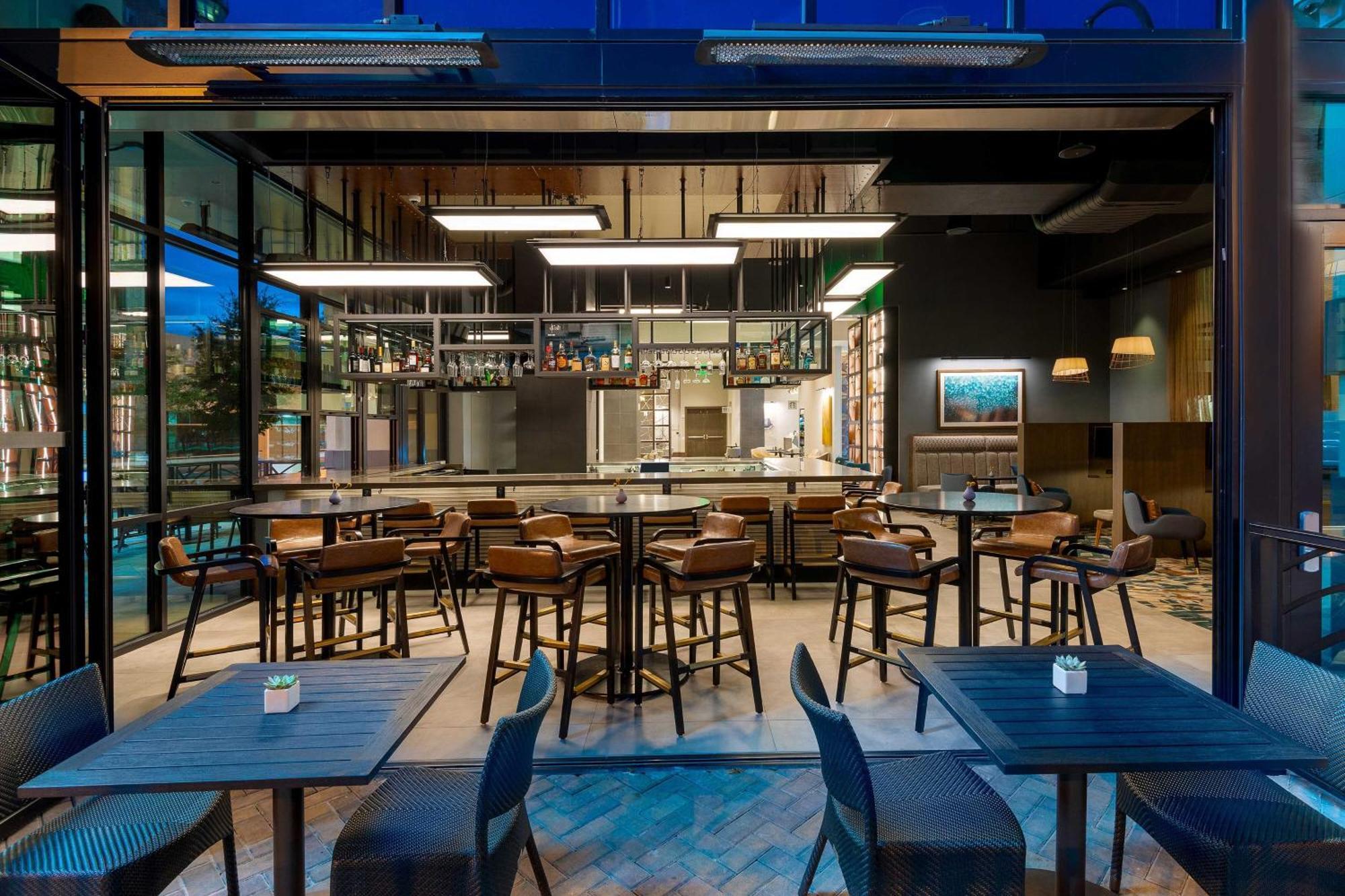 Hotel Courtyard By Marriott Atlanta Midtown Zewnętrze zdjęcie