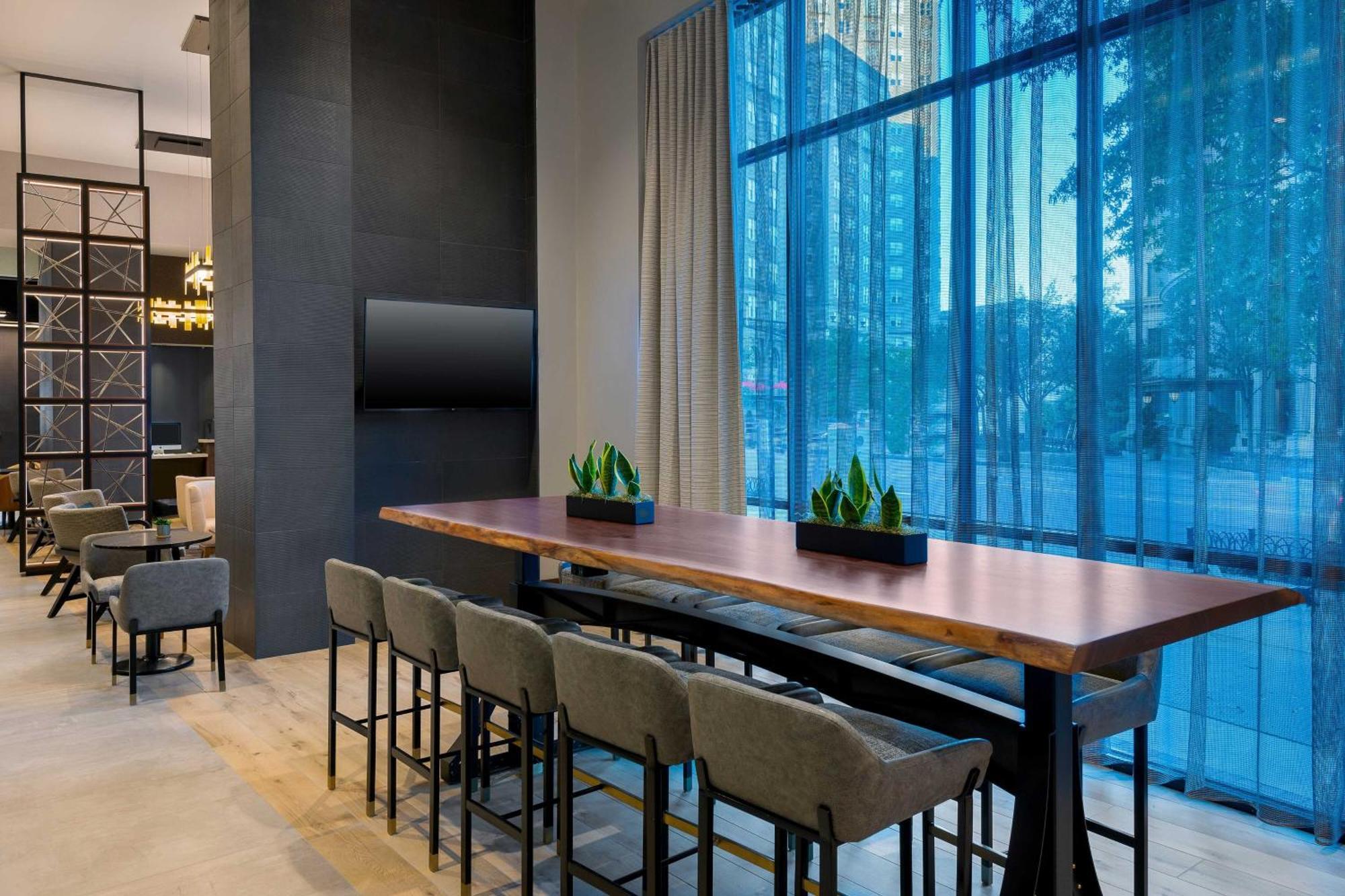 Hotel Courtyard By Marriott Atlanta Midtown Zewnętrze zdjęcie